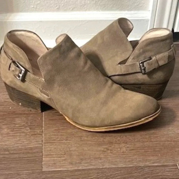 -Women's CASLON ankle bootie Tan Size 8.5 - Picture 1 of 4